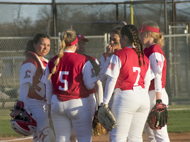 Bulldogettes fall to Clyde