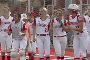 Bulldogettes fall to Clyde, 9-2