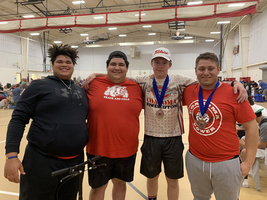 Dobbs qualifies for state in powerlifting
